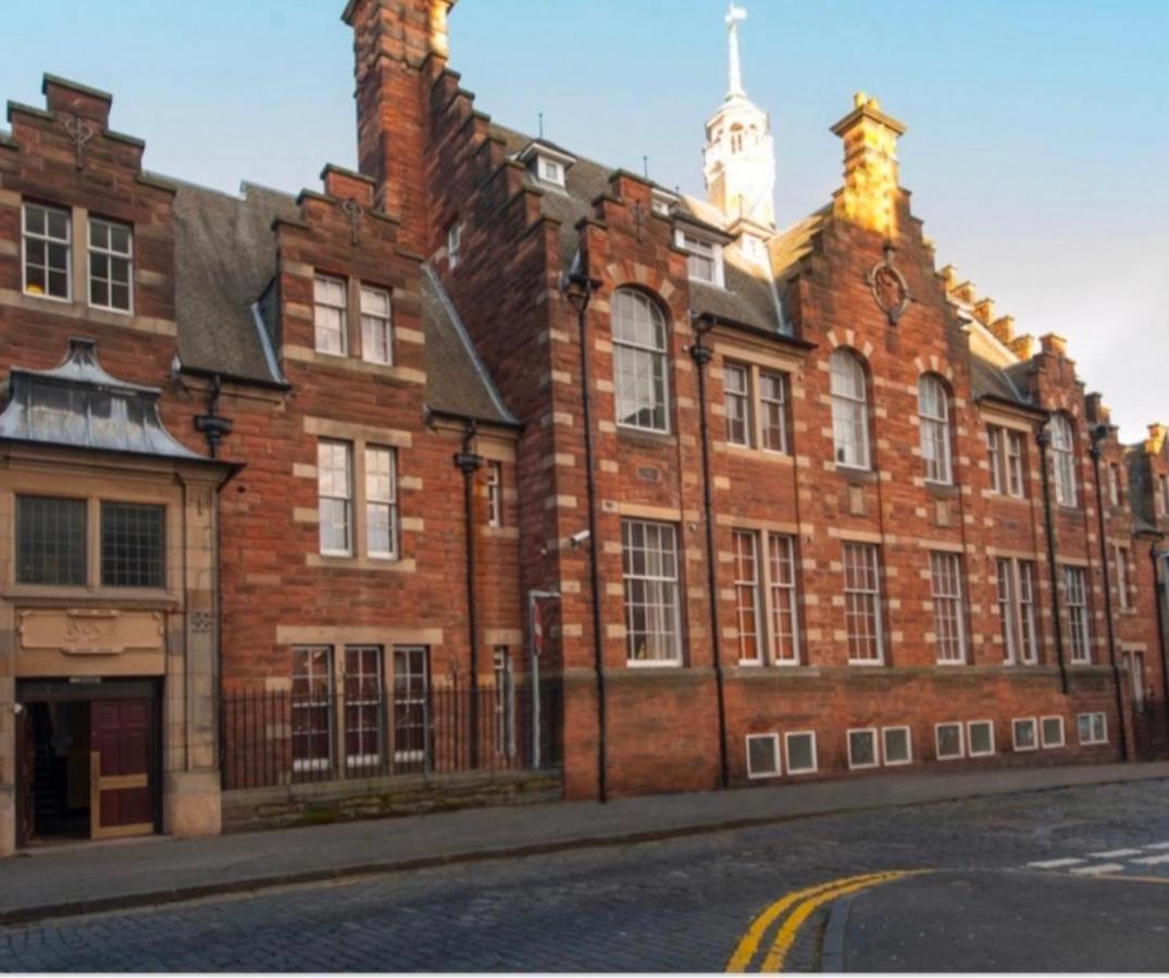 Drummond Condo, Edinburgh